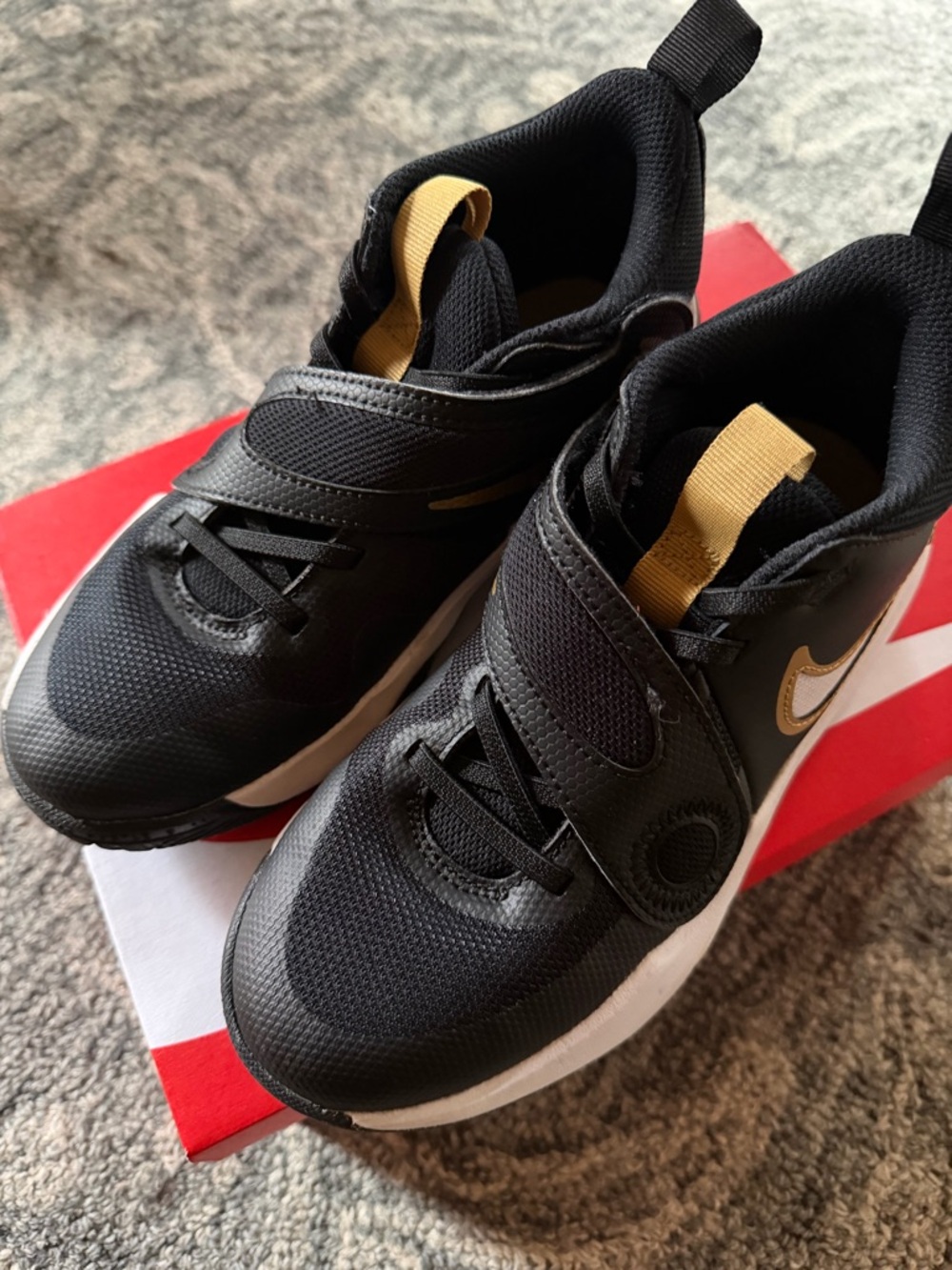 Nike Kids Team Hustle Sneakers - Picture 2 of 5